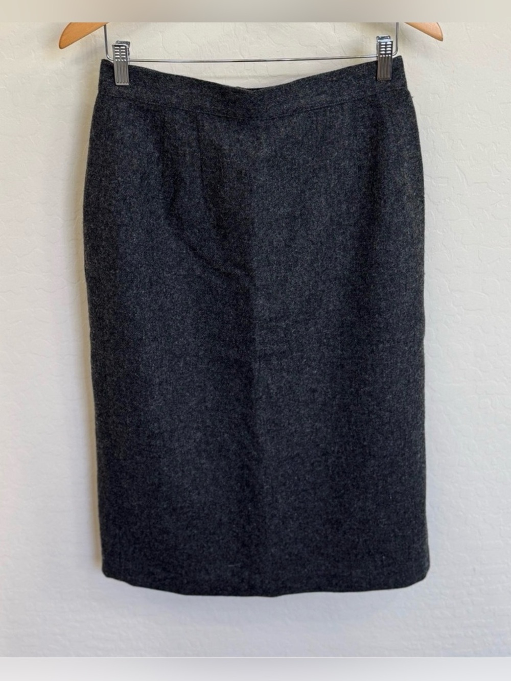 Vintage Sag Harbor Gray 100% Pure Wool Pencil Skirt Size 12 Midi Workwear